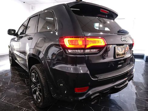 Used 2016 Jeep Grand Cherokee SRT image 9