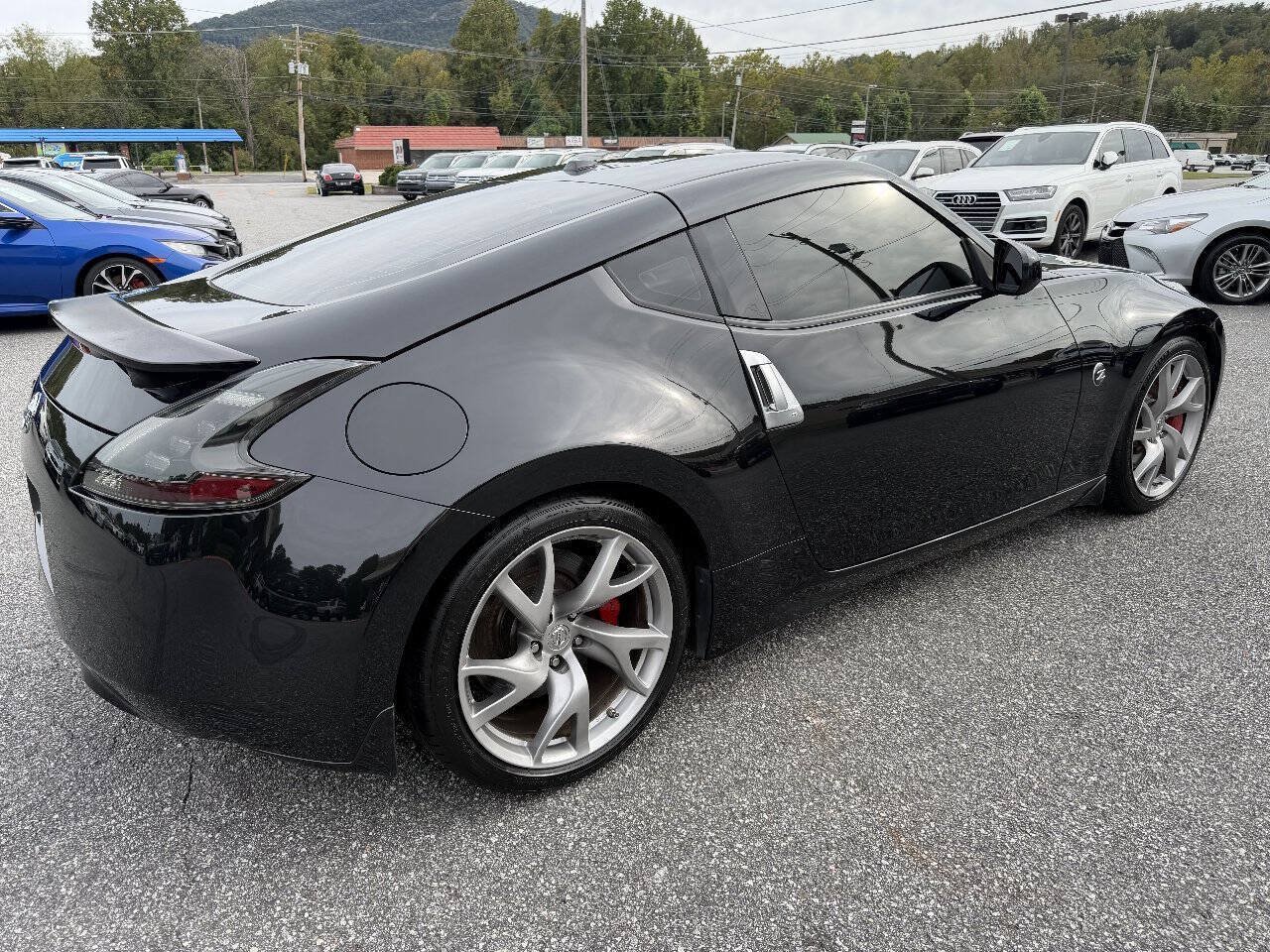 Used 2014 Nissan 370Z Touring w/ Sport Package RWD image 6
