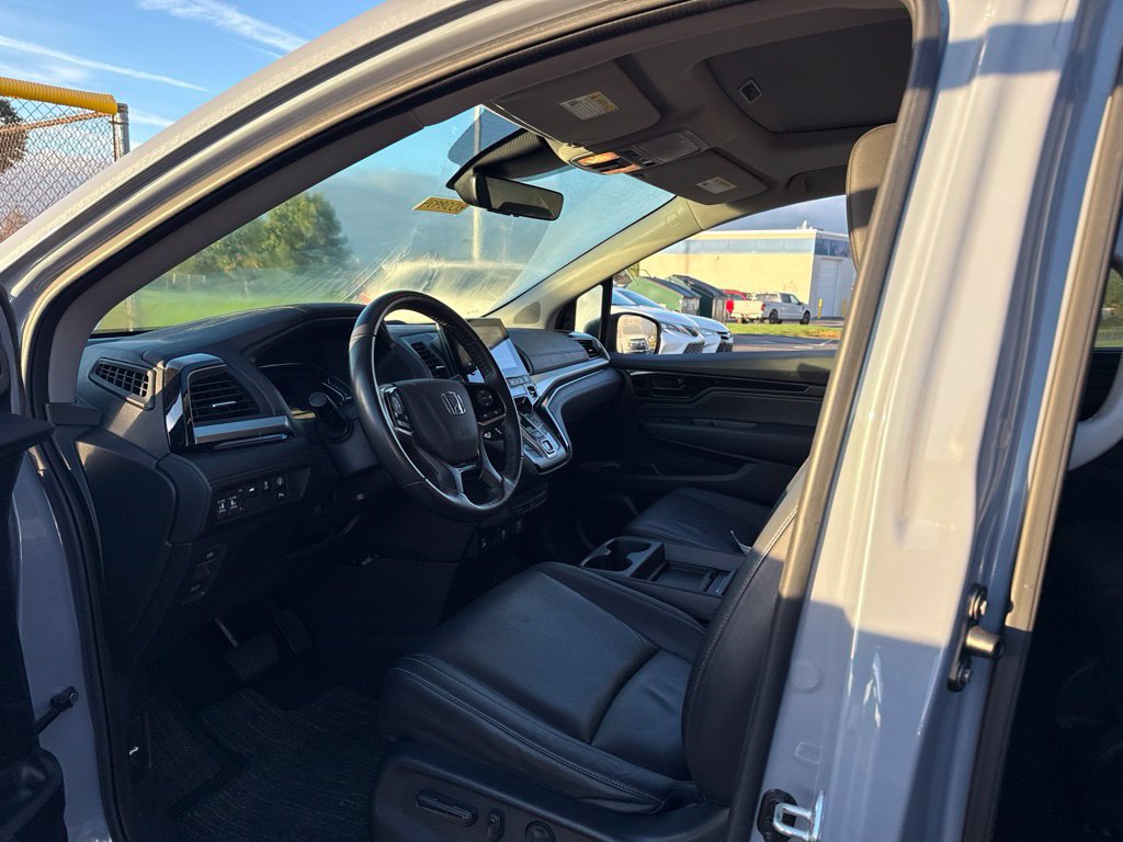 Used 2023 Honda Odyssey Touring image 11