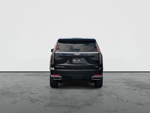 Used 2024 Cadillac Escalade Premium Luxury AWD/4WD image 7