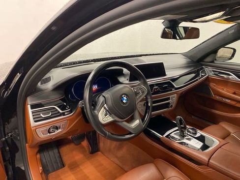 Used 2018 BMW 750i xDrive image 7