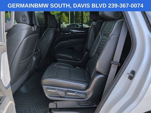 Used 2022 Cadillac Escalade Sport Platinum AWD/4WD image 16