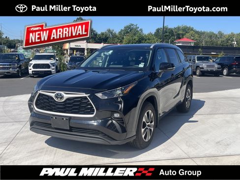Used 2026 Toyota Highlander XLE AWD/4WD image 1