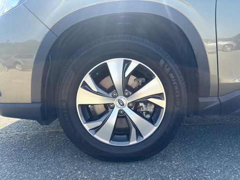 Certified 2022 Subaru Ascent Premium AWD/4WD image 14