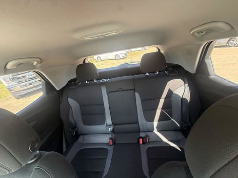 Used 2025 Chevrolet TrailBlazer LT w/ Convenience Package FWD image 21
