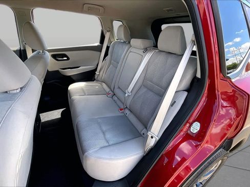 Used 2025 Nissan Rogue SV FWD image 19