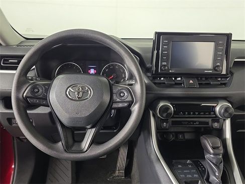 Used 2020 Toyota RAV4 LE image 9