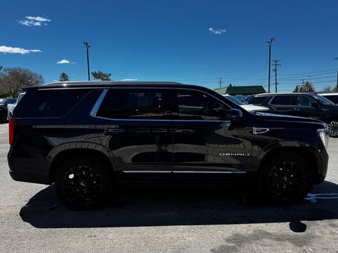 Used 2025 GMC Yukon Denali w/ Sun & Power Step Package AWD/4WD image 6
