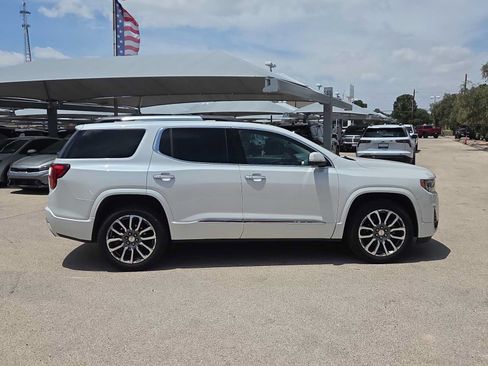 Used 2022 GMC Acadia Denali w/ Denali Ultimate Package AWD/4WD image 9