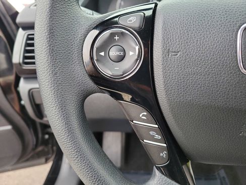 Used 2016 Honda Accord LX image 18