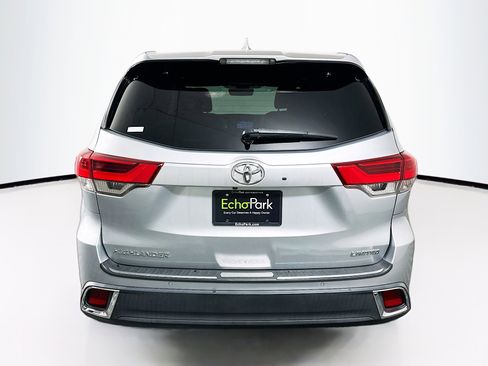 Used 2017 Toyota Highlander Limited image 7