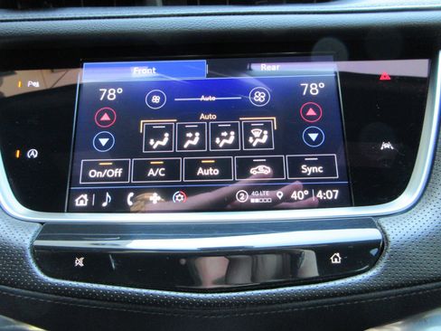 Used 2023 Cadillac XT6 Luxury image 47