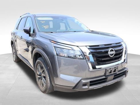 Used 2025 Nissan Pathfinder SV AWD/4WD image 11
