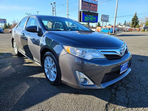 Used 2012 Toyota Camry XLE w/ Leather Pkg image 5
