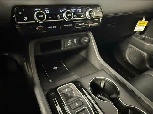 Used 2025 Honda Pilot EX-L image 24