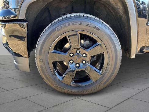 Used 2018 GMC Sierra 1500 SLE w/ SLE Value Package image 10