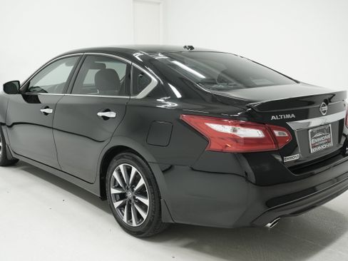 Used 2016 Nissan Altima 2.5 SL FWD image 6