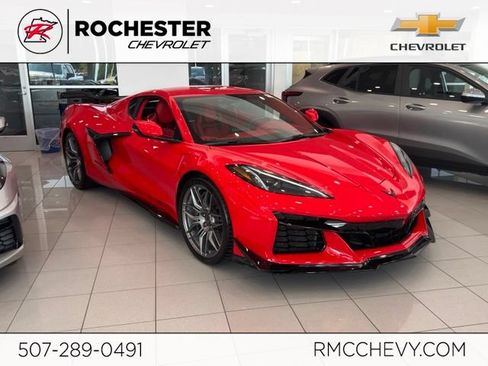 Used 2023 Chevrolet Corvette Z06 w/ Z07 Performance Package RWD image 1