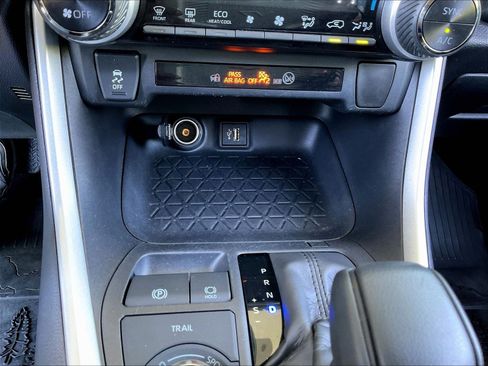 Used 2023 Toyota RAV4 AWD Hybrid image 15