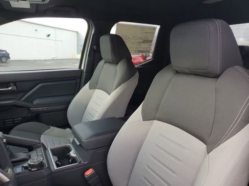 Used 2025 Toyota Tacoma TRD Off-Road image 11