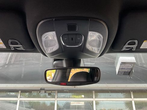 Used 2025 Jeep Compass Latitude image 15