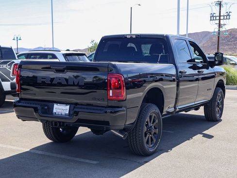 New 2026 RAM 2500 Big Horn AWD/4WD image 4