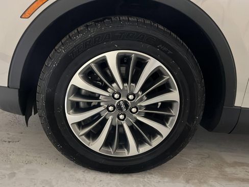 Used 2020 Lincoln Nautilus FWD w/ Equipment Group 101A image 29