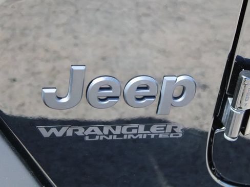 Used 2022 Jeep Wrangler Unlimited Sport AWD/4WD image 8