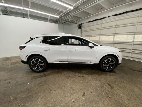 Used 2025 Chevrolet Equinox EV LT w/ Convenience Package image 7