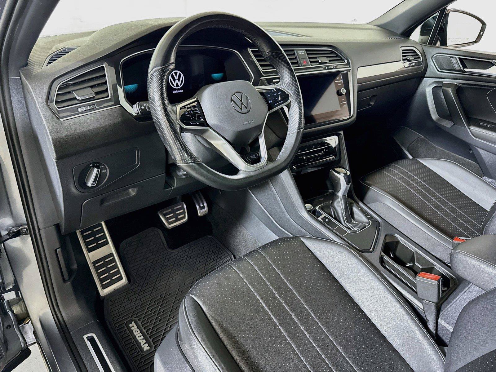 Used 2023 Volkswagen Tiguan SE R-Line FWD image 7
