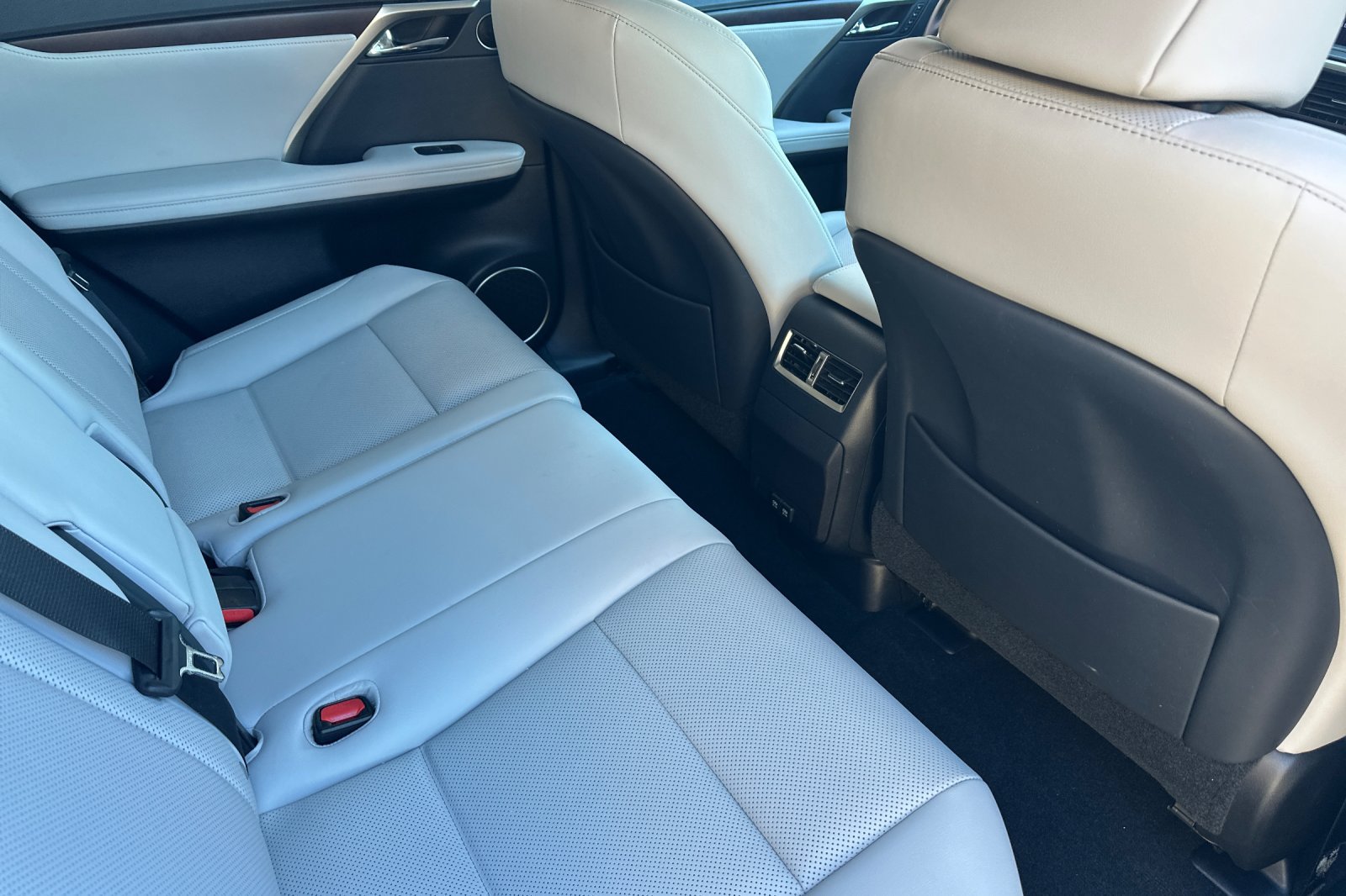 Used 2020 Lexus RX 450h AWD w/ Premium Package image 33