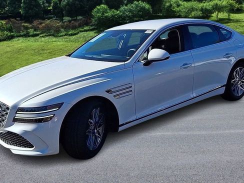 Used 2025 Genesis G80 2.5T image 4