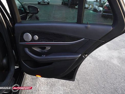 Used 2017 Mercedes-Benz E 400 4MATIC Wagon image 35