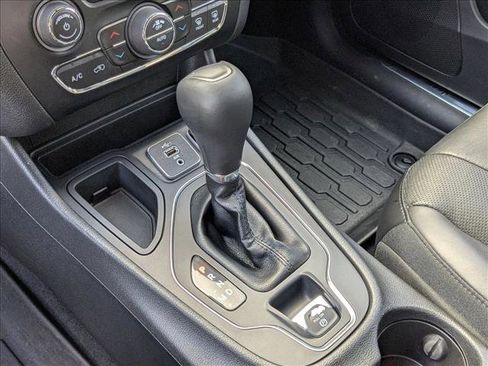 Used 2019 Jeep Cherokee High Altitude image 12