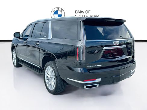 Used 2025 Cadillac Escalade ESV Luxury RWD image 5