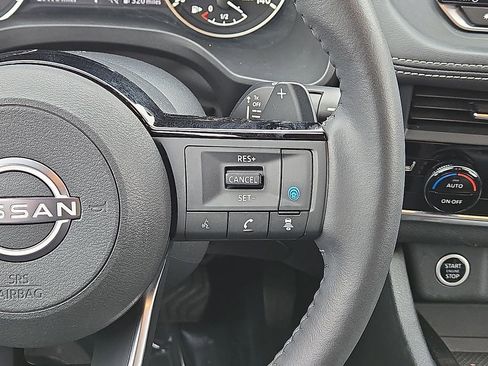 Used 2023 Nissan Rogue SV w/ SV Premium B Package image 20