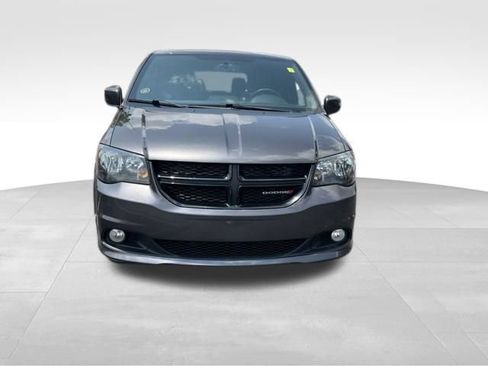 Used 2018 Dodge Grand Caravan SE FWD image 2