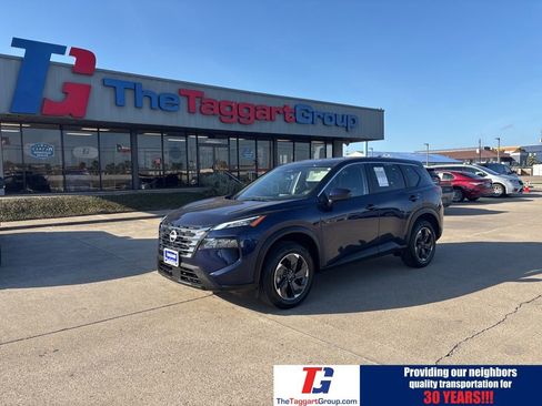 Used 2025 Nissan Rogue SV image 4