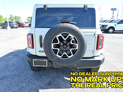 New 2026 Ford Bronco Outer Banks AWD/4WD image 4