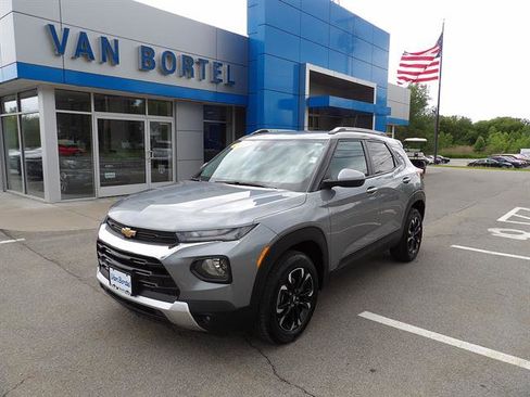 Used 2023 Chevrolet TrailBlazer LT w/ Convenience Package AWD/4WD image 1