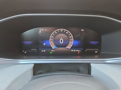 New 2025 Volkswagen Taos SE image 19