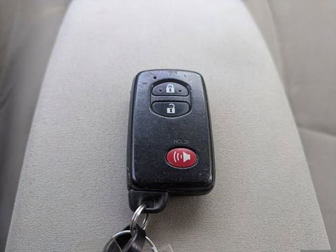 Used 2010 Toyota Prius Two FWD image 27