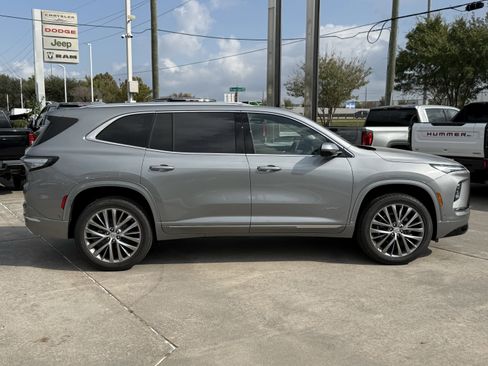 New 2026 Buick Enclave Avenir image 3