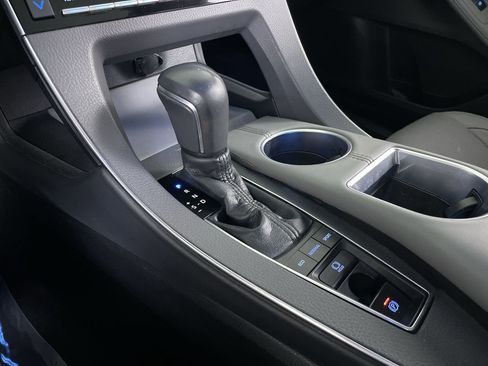Used 2019 Toyota Avalon Limited image 19