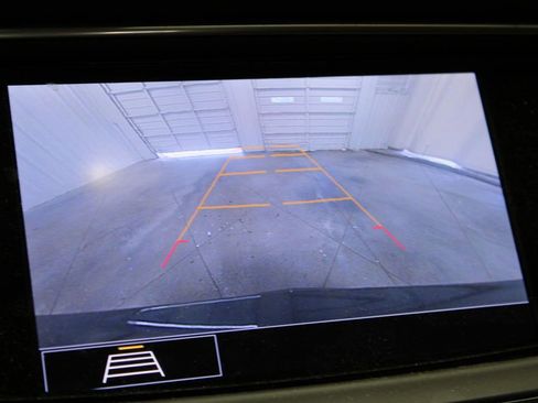 Used 2020 Buick Enclave Essence FWD image 31