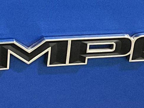 Used 2024 Jeep Compass Latitude image 8