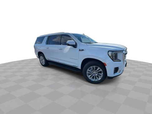 Certified 2023 GMC Yukon XL SLT w/ SLT Luxury Package AWD/4WD image 2