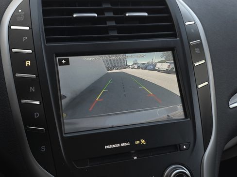 Used 2019 Lincoln MKC Premiere image 20