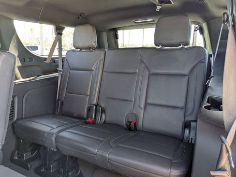 Used 2024 Chevrolet Suburban LT image 16