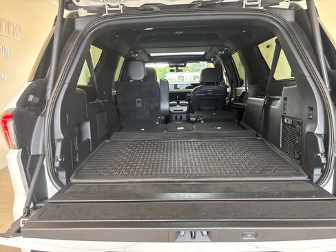 Certified 2025 Lincoln Navigator L Reserve w/ Jet Appearance Package AWD/4WD image 10